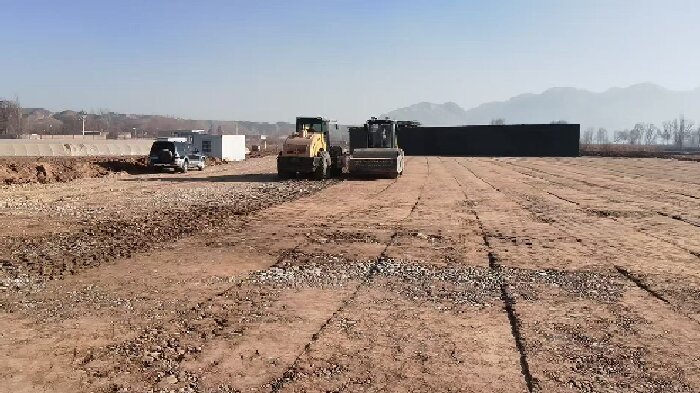2026年1月永井高速路基填筑碾压施工现场